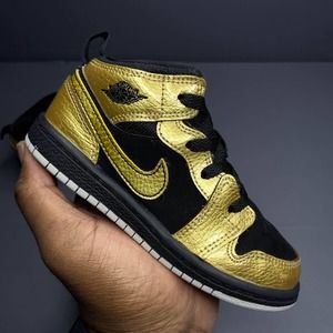 Used Air Jordan 1 Mid Kids Size 9C